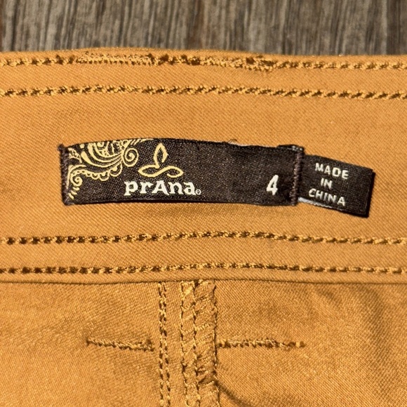 Prana HALLE Short in Dark Ginger - Picture 6 of 10